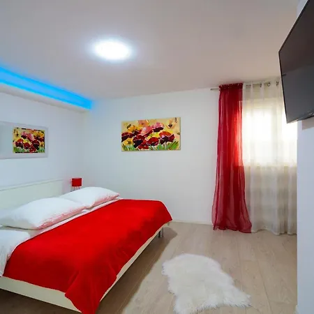 Luxury With Heated Pool 1. Apartment Klis